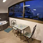 Luxury Suite On Lev Eilat With Balcony And Jacuzzi